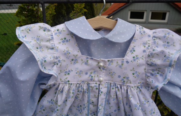 Hängekleid mit Schürze Manuela